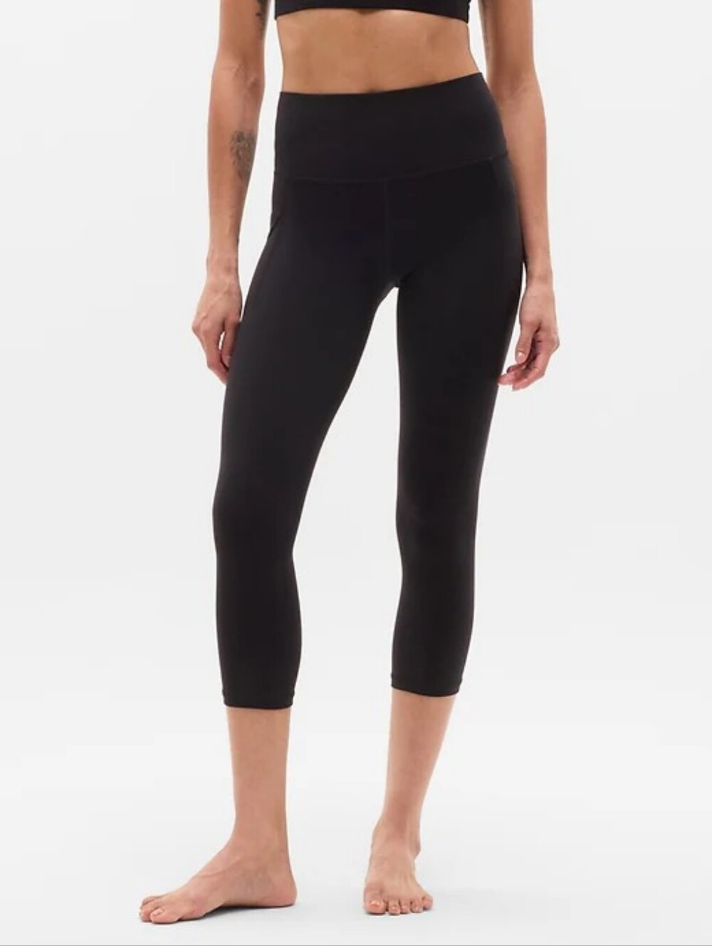 NWT Athleta Black Salutation Stash High Rise Capri Size Small